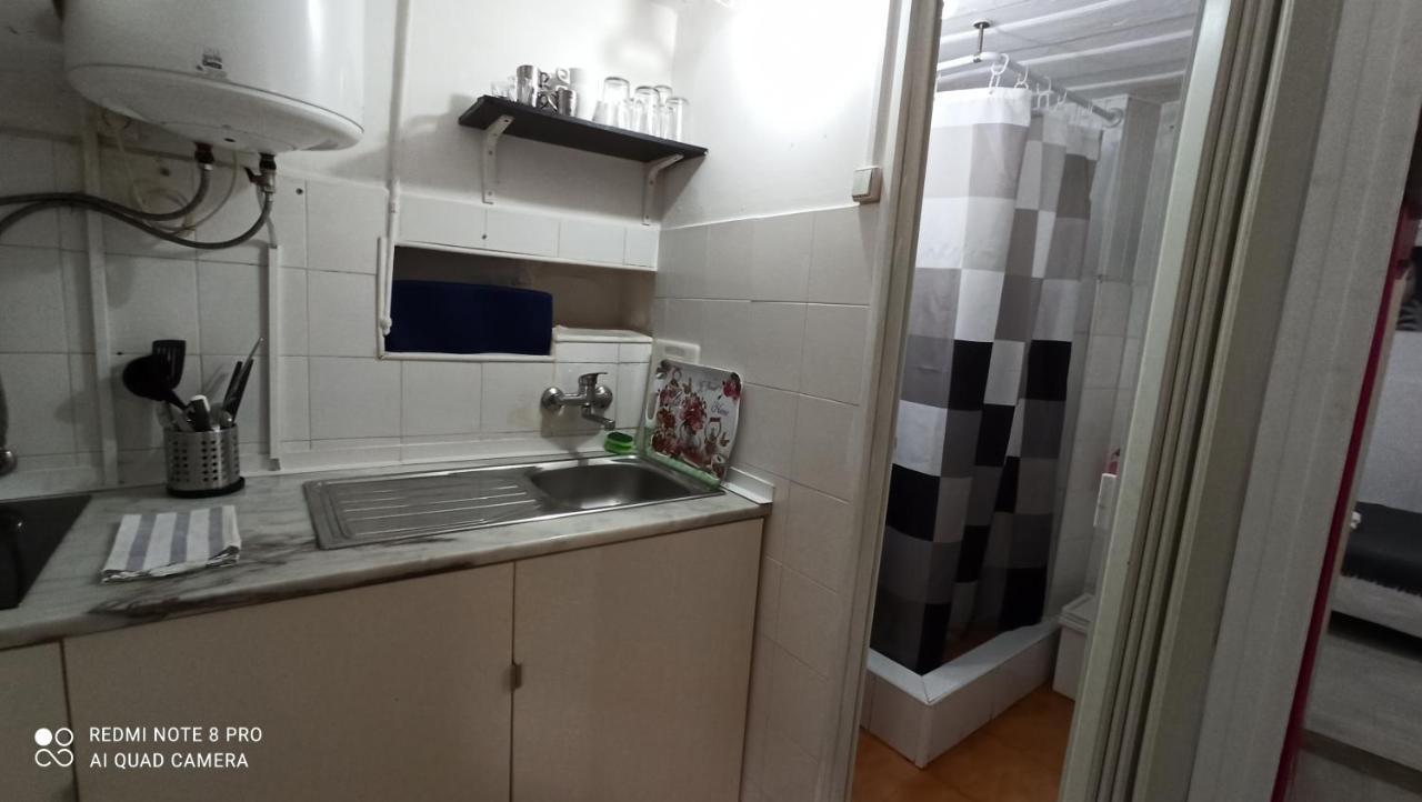 Martim Moniz Low Cost Apartment