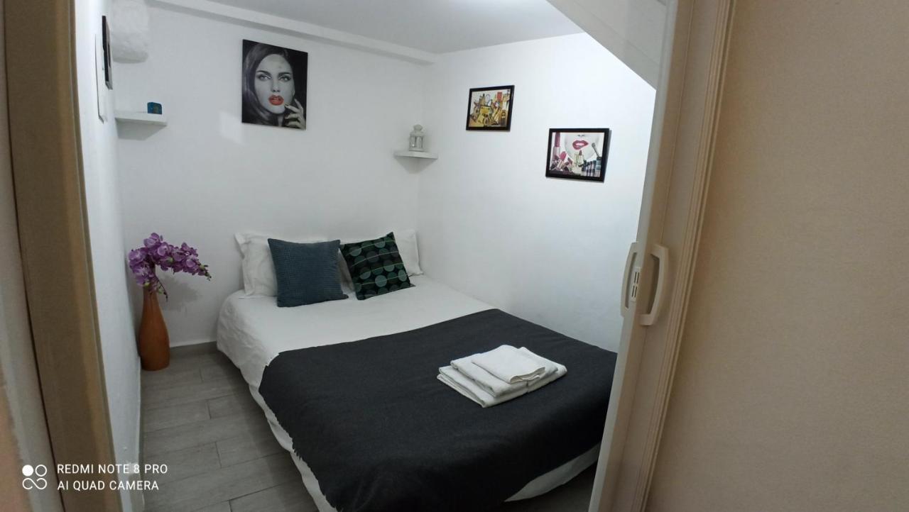 Martim Moniz Low Cost * Lisbon